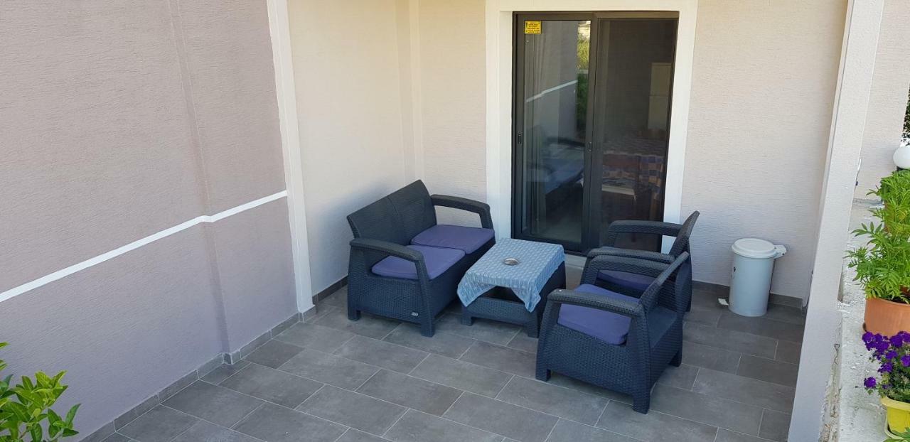 Apartments Villa Dovinefa クサミル エクステリア 写真